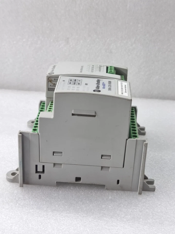 Used Working ALLEN BRADLEY 2080-LC20-20QBB + 2080-SERIALISOL Micro820 EtherNetIP